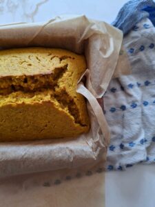 Auf diesem Bild sieht man ein Bild vom fertigen Pumpkin bread, den Diätologin Carina Palm aus Graz und Murtal gebacken hat.